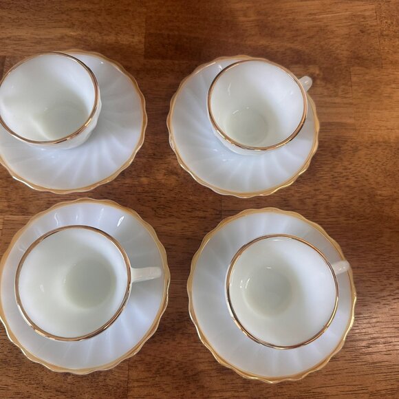 Vintage Fire-King Gold Trim Milk Glass Tea Cups and Saucers‎ Set Anchor Hocking - Picture 3 of 6